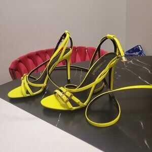 Shoedazzle Clarabeth 4 inch size 6.5 strappy neon yellow faux croc heels